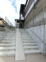 清潔なエントランスです