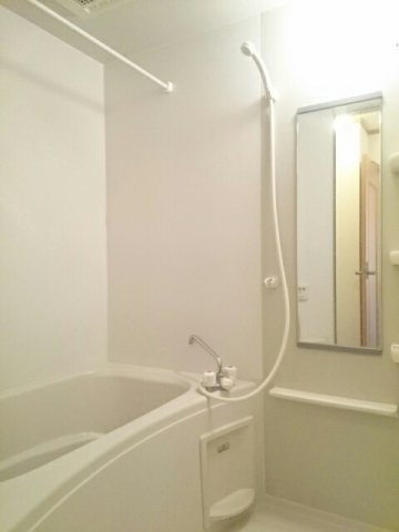 落ち着いた空間のお風呂です