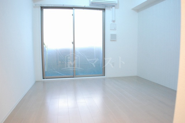 セレニテ北浜の寝室