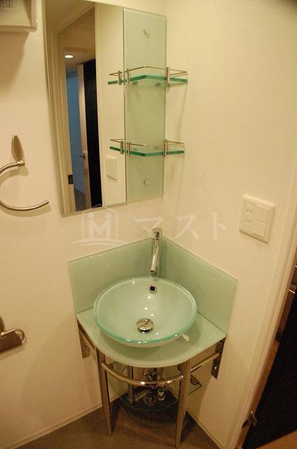 セレニテ北浜の洗面所