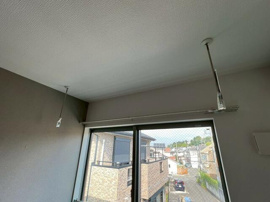 明るい色調の室内です