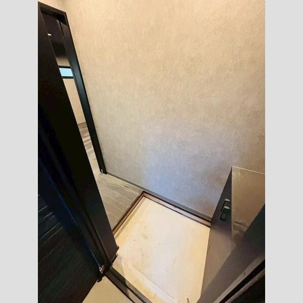 Jinパレス井高野の玄関