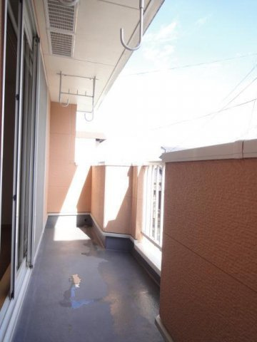 落ち着いた時間を過ごせるバルコニーです