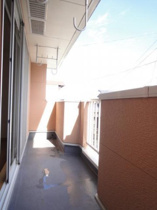 落ち着いた時間を過ごせるバルコニーです