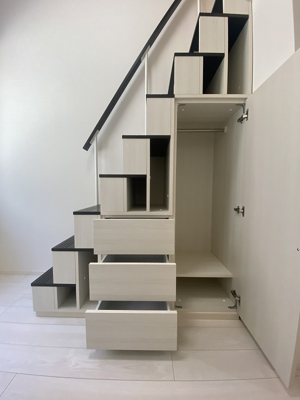 明るい色調の室内です