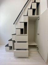 明るい色調の室内です