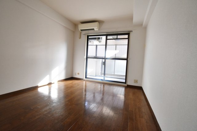 児山マンションの居間・リビング