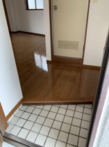 明るい玄関です