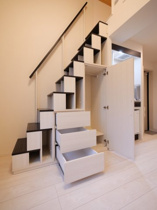 明るい色調の室内です