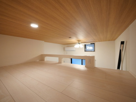 内装は落ち着いています