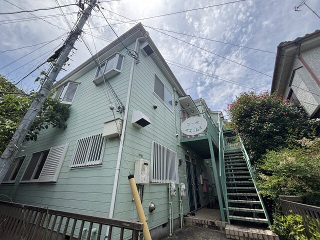 落ち着いた雰囲気の外観です