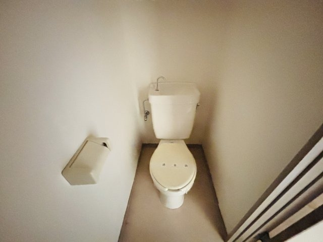 明るい色調の室内です