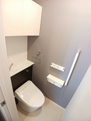 【トイレ】 | カサ・ファミリアⅠ | 落ち着いた色調のトイレです