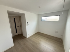 開放的な寝室です