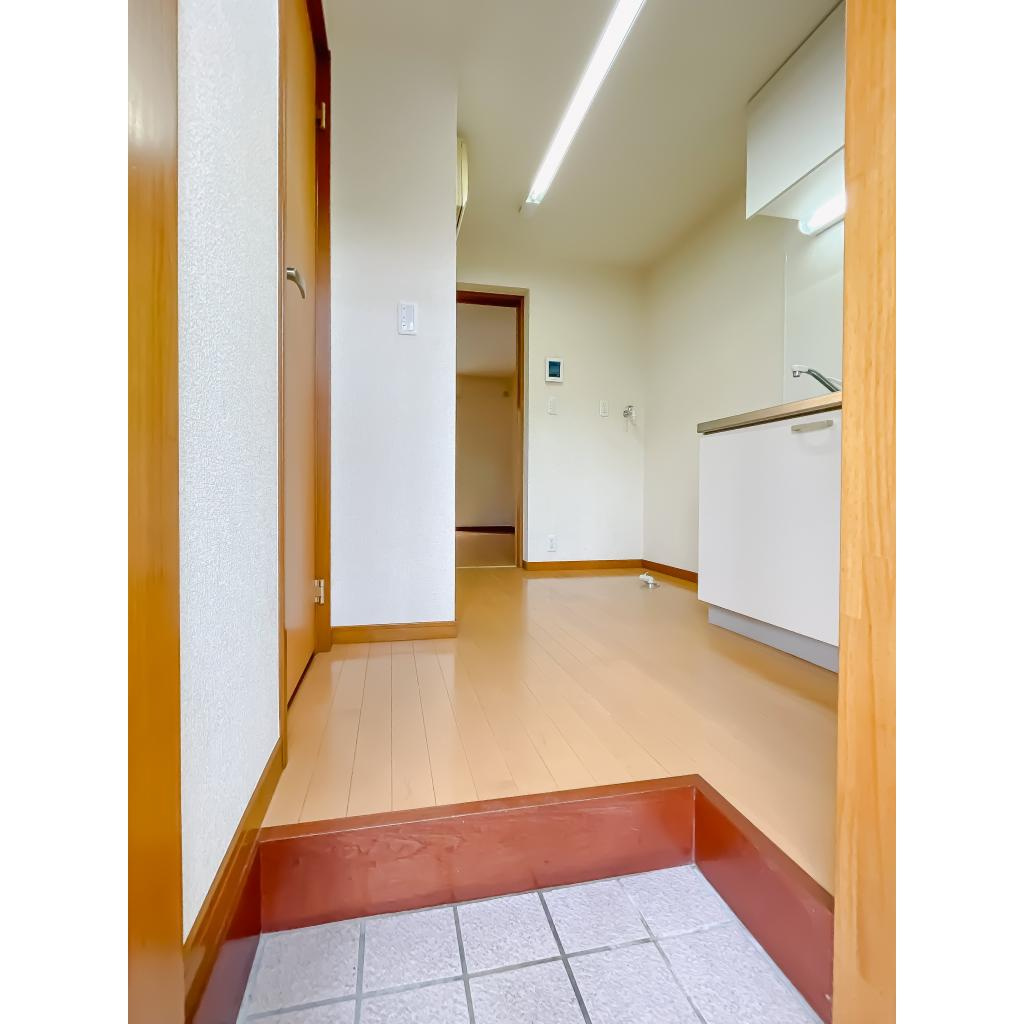 収納もある玄関です