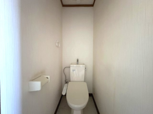 コンパクトで使いやすいトイレです