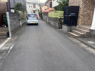【前面道路含む現地写真】 | 中古戸建　綾瀬市上土棚南2丁目 | 前面道路