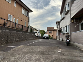 駐車場があるので、車を買う予定の方も安心です