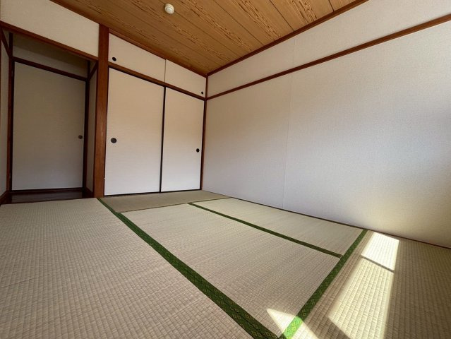 落ち着いた雰囲気の和室付きです