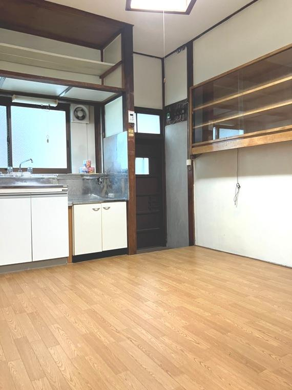 こちらの居間で趣味の時間をお楽しみください