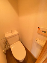 清潔感のあるトイレです