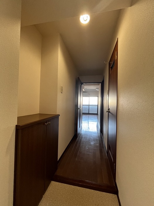 コンフォール空港通りの玄関