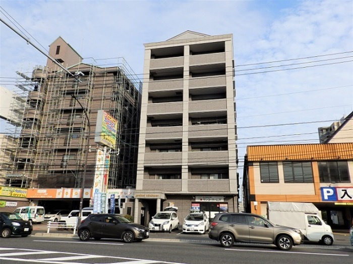 コンフォール空港通り