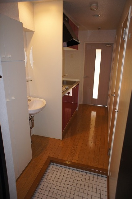 エンクレスト大手門Ⅱの玄関|明るい玄関です