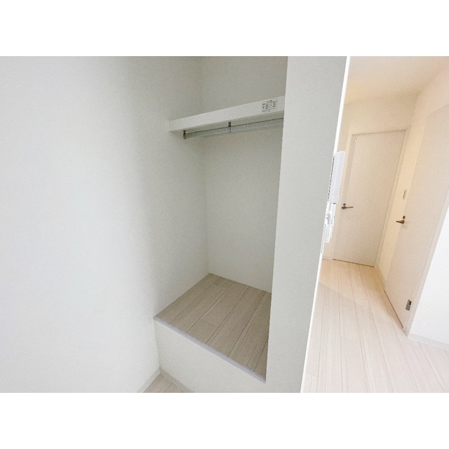 明るい色調の室内です