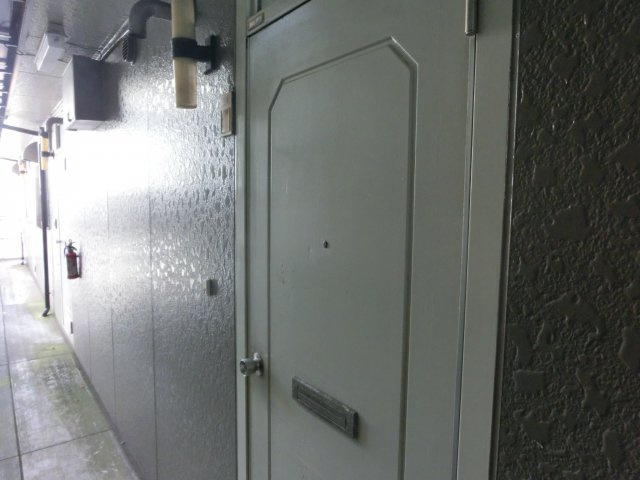 毎日通る玄関はこちらです