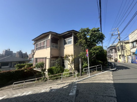 清潔なエントランスです