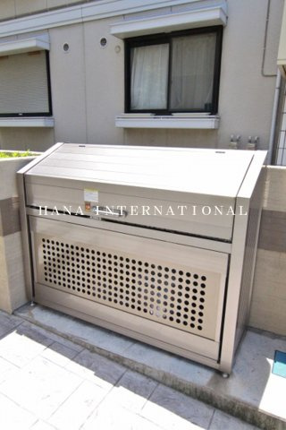 レクエルド広尾のその他共用部分|敷地内ゴミ置場(^^)/
