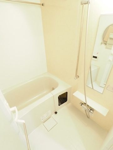 ドゥーエ梅屋敷の浴室