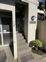 落ち着いたエントランスです