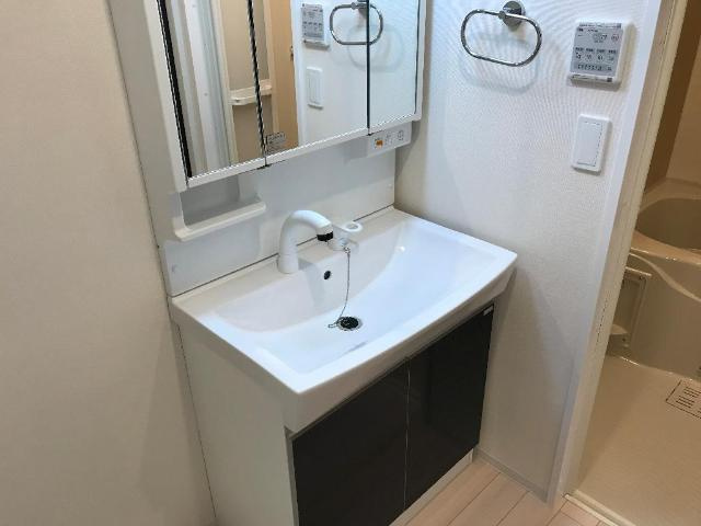 ガーデンハイム・桜木の洗面所|洗髪洗面化粧台