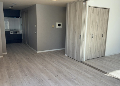 【その他】 | 小田急コアロード相模原Ⅱ | 直線タイプはLとDKを一直線に並べた形で対面キッチンのタイプです。一般的なのでよく見かけるかもしれません。直線タイプに似た直接アイランドタイプは、キッチンとダイニングの間に壁がない分広く感じられます。