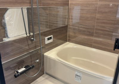 【浴室】 | 小田急コアロード相模原Ⅱ | 入浴時の快適さも大事なことですが、綺麗な状態を維持できなければ気持ちよく入浴できません。毎日の掃除が楽という点は大事なポイントになります！カビが生えにくく掃除がしやすい、壁や浴槽を選ぶといいでしょう。