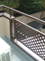 落ち着いた時間を過ごせるバルコニーです