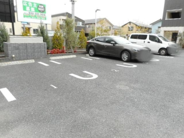 テラス東菅野の駐車場