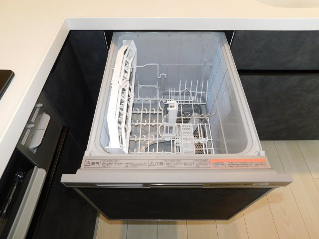 名古屋市西区児玉２丁目の新築一戸建のキッチン|◇食器洗乾燥機◇　　家事の負担を軽減する便利な食洗機付き♪