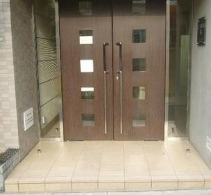 【エントランス】 | 落ち着いたエントランスです