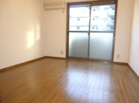 エムズガーデンの居間・リビング