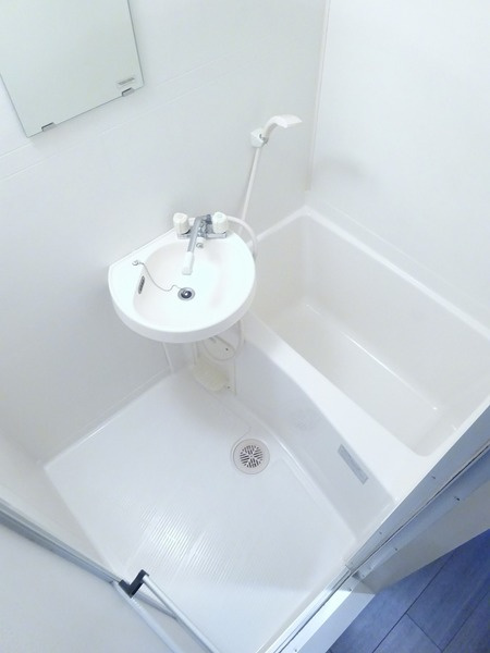 コンパクトで使いやすいお風呂です