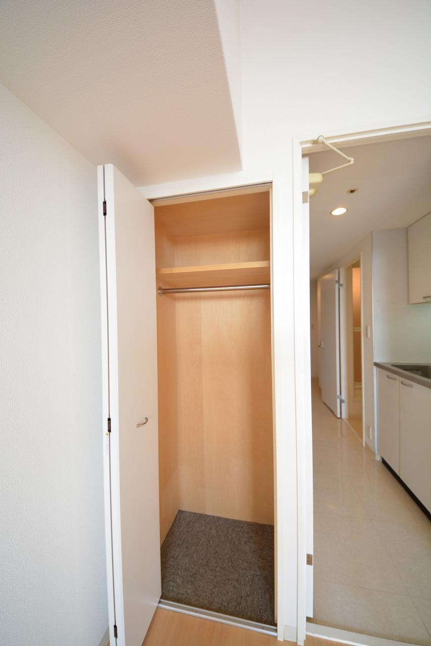 メゾン・ド・ヴィレ大阪城公園前の収納|メゾン・ド・ヴィレ大阪城公園前　クローゼット