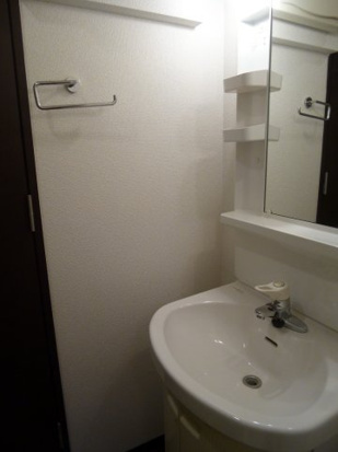 新宿区西落合１丁目の賃貸マンションの洗面所