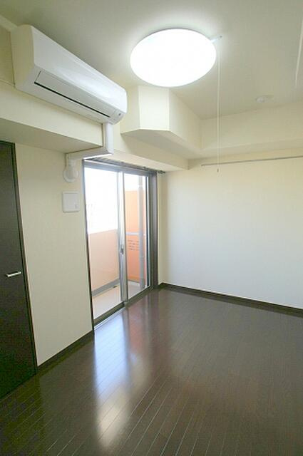 新宿区西落合１丁目の賃貸マンションの居間・リビング