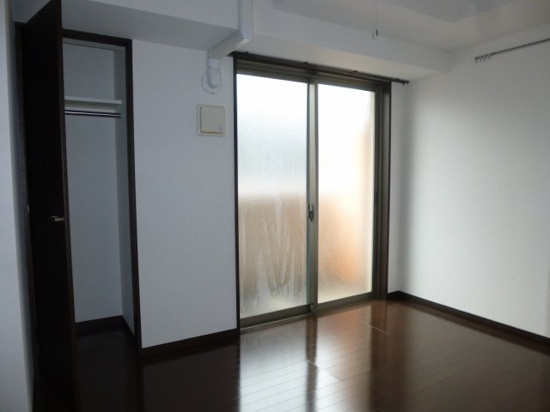 新宿区西落合１丁目の賃貸マンションの居間・リビング