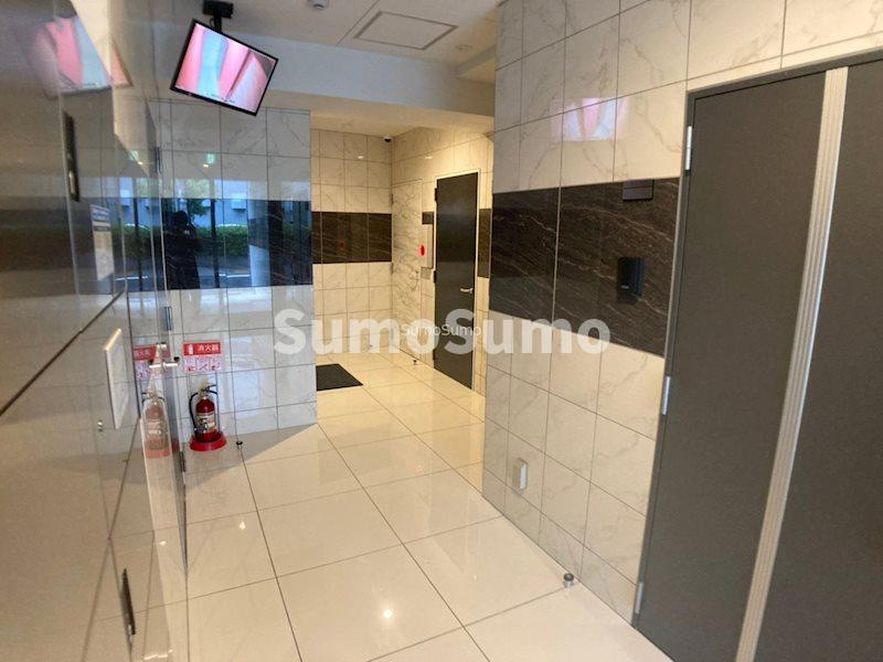 メゾニティ・クイーン阿波座のロビー