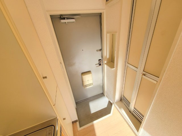 シティパレス生駒東松ヶ丘P-2の玄関