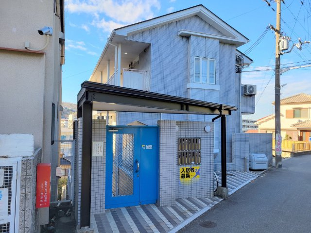 シティパレス生駒東松ヶ丘P-2の外観